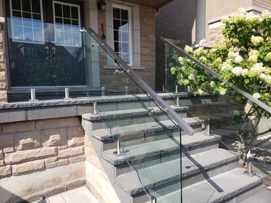 Exterior Glass Railings in Toronto